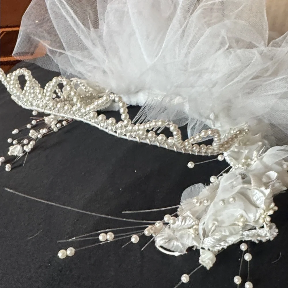 Vintage Pearl Beaded Bridal Headpiece with Veil & Floral Accents